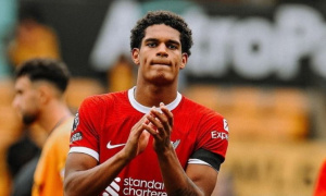 MU và Arsenal đại chiến vì Jarell Quansah