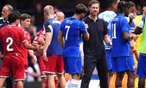 Hai mặt đối lập của Chelsea trong ngày Alonso ra mắt Stamford Bridge