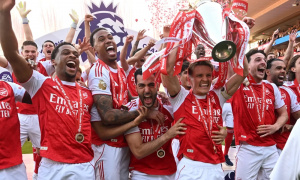 Lescott tin Arsenal sáng cửa vô địch hơn Man City