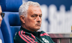 Jose Mourinho lộ diện với vết thâm mắt tại Real Madrid
