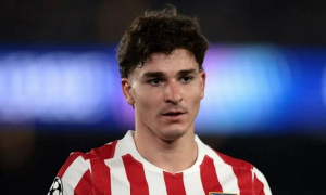 Julian Alvarez đi hay ở sau một tuần trở lại Atletico?