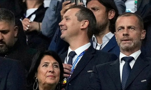 FIFA sa thải quan chức cấp cao vì chỉ trích Gianni Infantino