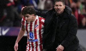 HLV Diego Simeone chốt tương lai Julian Alvarez tại Atletico