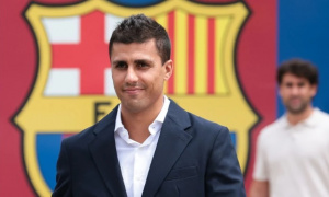 Barca đánh bại Real như thế nào trong cuộc đua giành Rodri?