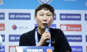 HLV Kim Sang Sik thách Xuân Son ghi 3 bàn vào lưới Thái