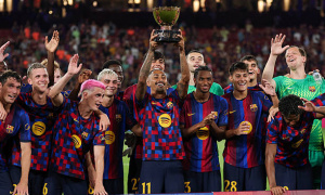 Barca nhọc nhằn đả bại Al Ahly, giữ cúp Joan Gamper