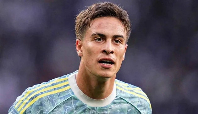 Hụt Alvarez, Arsenal vung tiền mua Yildiz