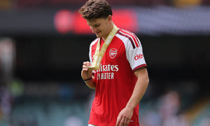 Đã có Tzolis, Arsenal cần gì Barcola?