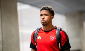 Man Utd bị chê lãng phí 50 triệu bảng cho Santos
