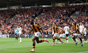 Hull City thổi bay MU nhờ bài đánh thể lực