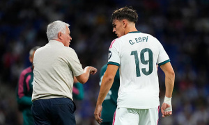 Nước cờ thay người của Mourinho cứu nguy cho Real Madrid