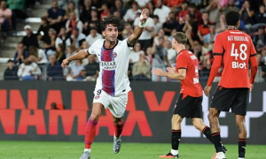 PSG ngược dòng thoát thua Rennes trong ngày Torres ra mắt