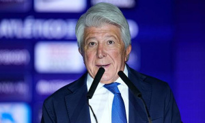 Chủ tịch Atletico chỉ trích cách đàm phán của Barcelona