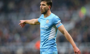 Fan bóc chuyện Ruben Dias hẹn hò qua video ở nhà riêng