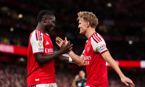 Man City và Liverpool chậm chân giúp Arsenal tạo ra sự thống trị