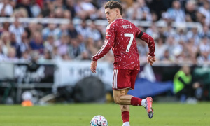 Carragher buông lời chỉ trích Wirtz sau trận hòa Newcastle