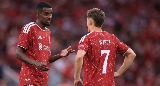 Carragher dự báo Liverpool sẽ trả giá vì mua sắm sai lầm