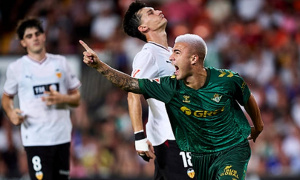 Siêu dự bị Pablo Garcia tỏa sáng, Real Betis hạ gục Valencia kịch tính