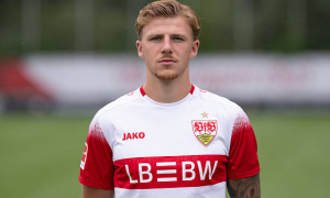 Tin đồn chuyển nhượng sáng 26/8: MU tiếp cận Finn Jeltsch; Liam Delap đến Forest