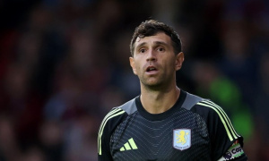Chán ngán Sanchez, Chelsea gấp rút săn Emi Martinez