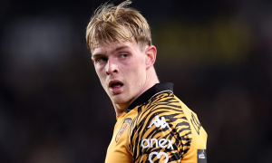 Hull City cạnh tranh West Brom vụ mua Toby Collyer
