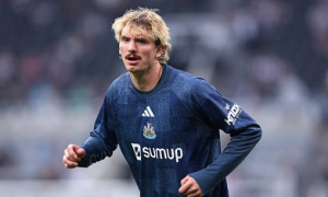 Newcastle United từ chối bán Nick Woltemade cho Forest