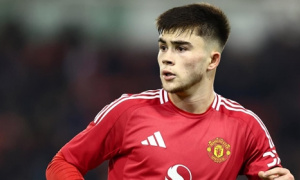 Man Utd chốt tương lai sao trẻ Harry Amass vào phút chót