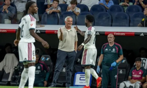 Jose Mourinho đã biến Bernabeu thành pháo đài thép