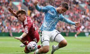 CĐV Liverpool lo ngại về năng lực của Victor Munoz