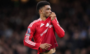 Khủng hoảng lực lượng, Aston Villa hỏi mua Amad từ MU