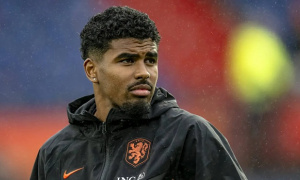 Aston Villa quyết 'trói chân' Ian Maatsen trước sự chèo kéo từ Man United
