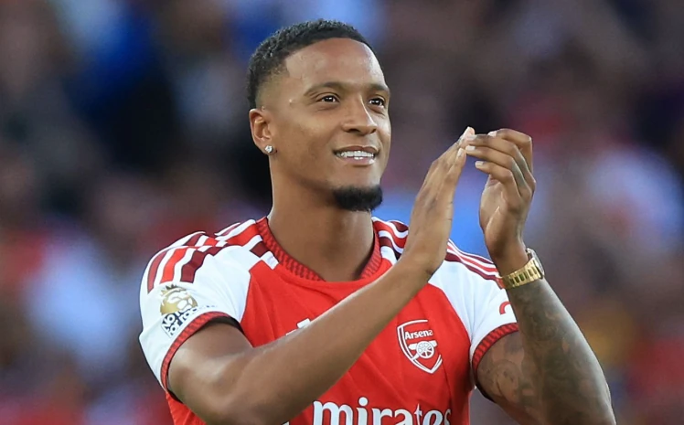 Ezri Konsa là mảnh ghép có thể giúp Arsenal chinh phục Champions League