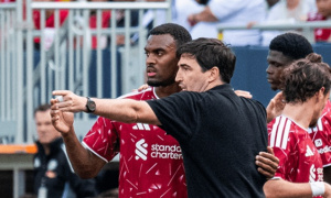Neville cảnh báo Liverpool sẽ trả giá đắt