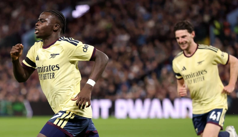 Saka hóa người hùng, Arsenal phả hơi nóng lên Man City ở Ngoại hạng Anh