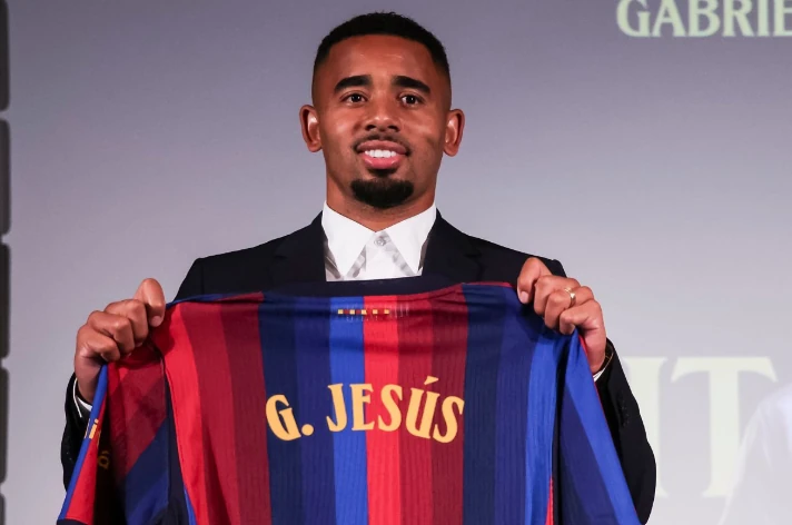 Gabriel Jesus và canh bạc giải mã hàng công Barcelona