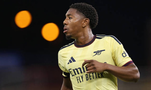 Lewis-Skelly cự tuyệt Man Utd để ở lại Arsenal