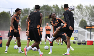 Neville dự đoán tỷ số trận đại chiến Arsenal - Chelsea