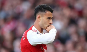 Merson lo Arsenal ôm hận ở Cúp C1 vì bán Martinelli