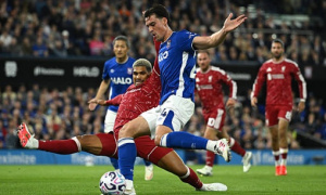 Araujo gây ấn tượng, Liverpool cân nhắc mua đứt
