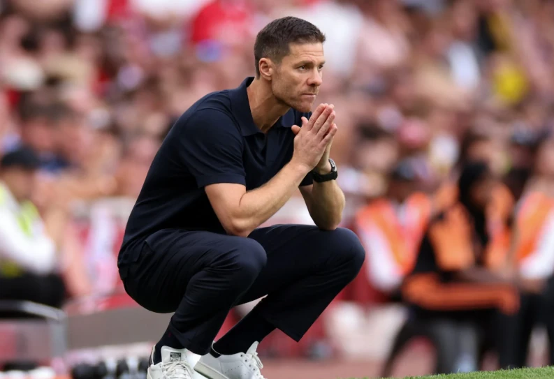 Chelsea của Alonso đối diện canh bạc hàng phòng ngự
