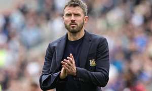 Đến lúc Michael Carrick trảm Lisandro Martinez
