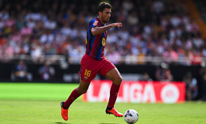 Rodri lặng lẽ nâng tầm Barcelona giữa cơn mưa bàn thắng