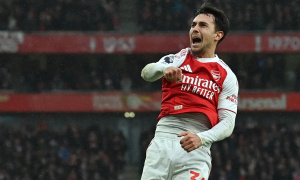 Mất suất đá chính, Zubimendi tính đường rời Arsenal