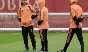 Arsenal có đang học theo chiến thuật chạy cánh dị biệt của PSG?