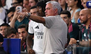Nước cờ cao tay của Jose Mourinho với Yan Diomande