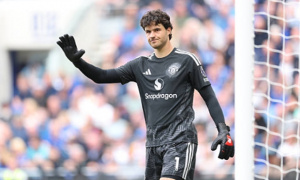 Senne Lammens chưa đủ tầm bắt chính cho Man United?