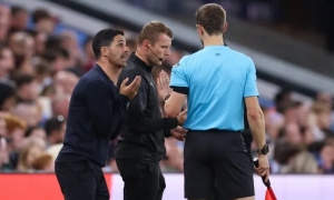 Ngoại hạng Anh thừa nhận Arsenal đáng lẽ được hưởng phạt đền trước Aston Villa