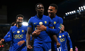 Welbeck lập cú đúp, Chelsea ngược dòng điên rồ hạ gục Leeds 6-3