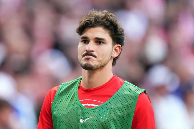 Bể kèo mùa hè, Barca đưa ra lời hứa đặc biệt với Julian Alvarez