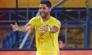 Hà Nội FC thua tan nát SLNA 1-4 ngay tại Hàng Đẫy